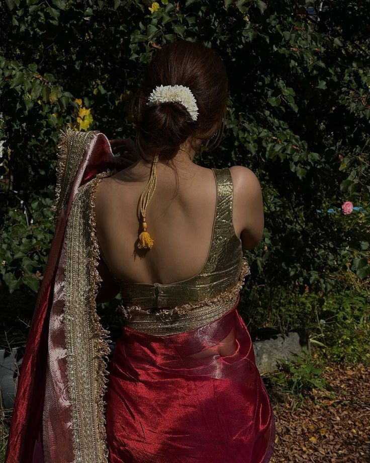 Banarasi Tissue Silk Sequence Zari Lace Saree With Dual Tone Pattern